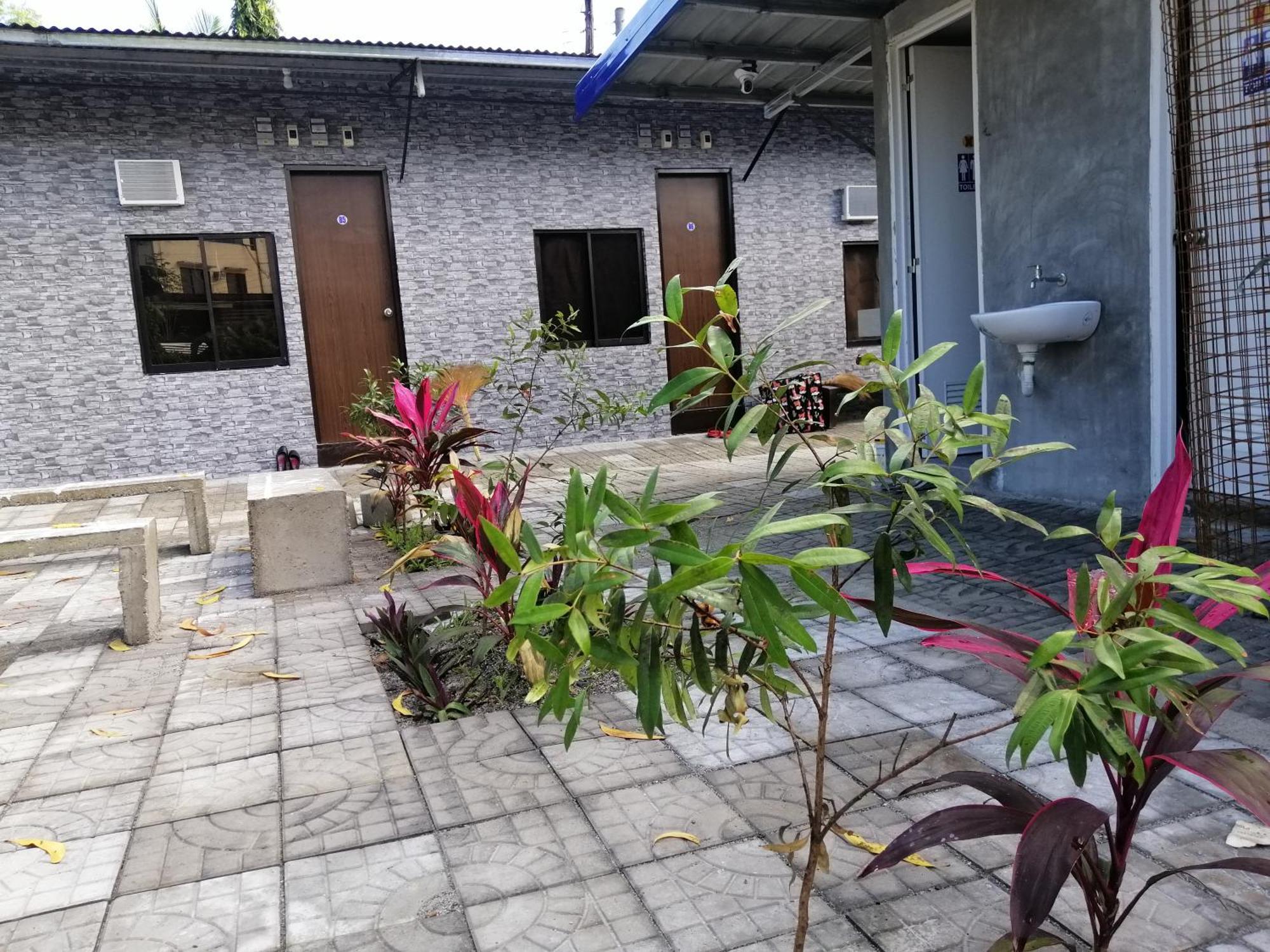 Katrina'S Dorm Hostel Tarlac City Ngoại thất bức ảnh