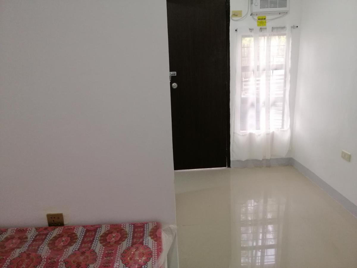 Katrina'S Dorm Hostel Tarlac City Ngoại thất bức ảnh